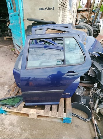 Скло-кватирка двері, задній, правій — фото 2