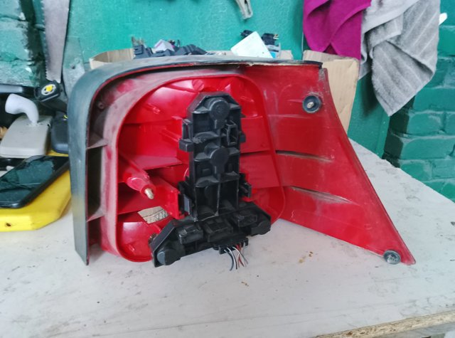 Фонарь задний правый — фото 8