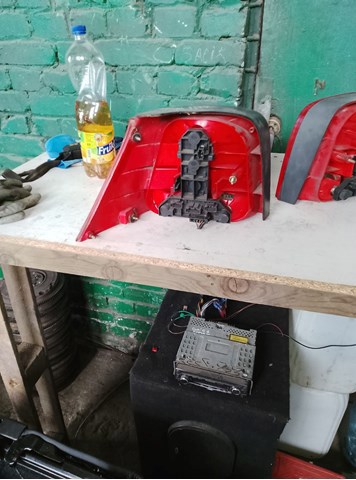 Фонарь задний правый — фото 3