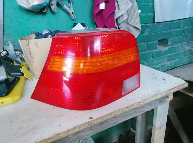 Фонарь задний правый — фото 7