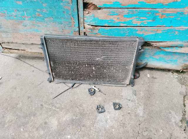 Радиатор охлаждения двигателя — фото 5