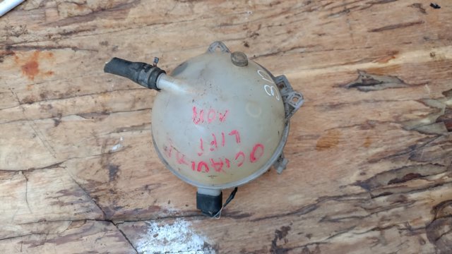 Бачок системи охолодження, розширювальний — фото 2