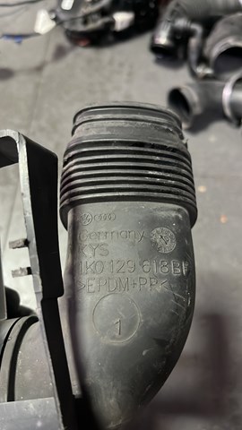 Патрубок воздушный, вход воздушного фильтра — фото 2