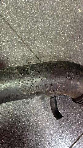 Патрубок воздушный, выход воздушного фильтра — фото 2