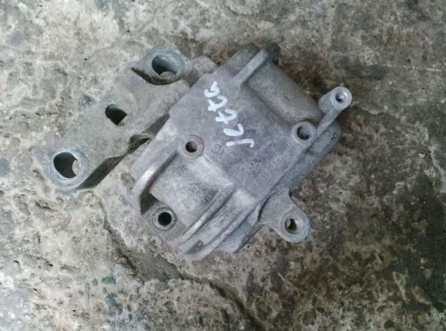 Подушка (опора) двигуна, права — фото 14