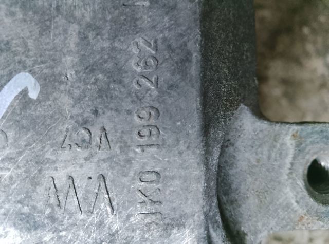 Подушка (опора) двигуна, права — фото 8