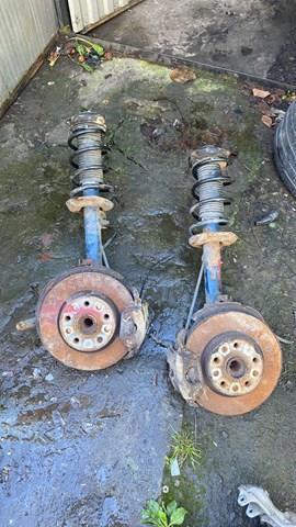 Цапфа (поворотный кулак) передний левый