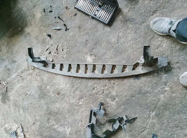 усилитель бампера — фото 4