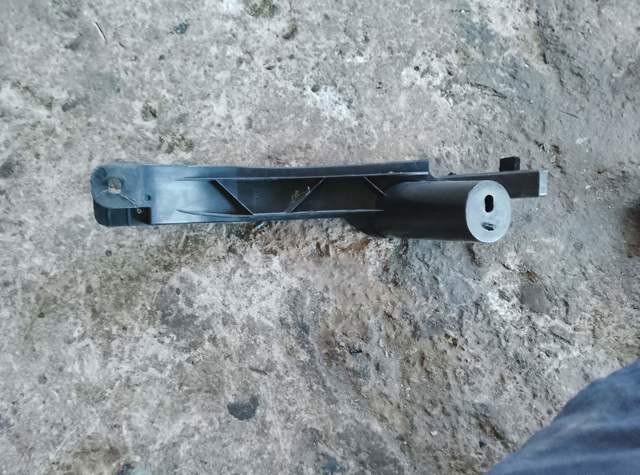 Кронштейн бампера переднего правый — фото 8