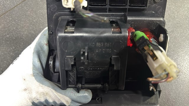 Пепельница центральной консоли — фото 3