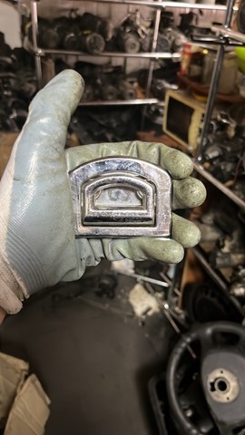 Фіксатор багажника — фото 2