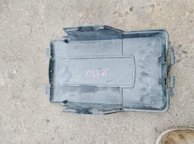 Кришка акумулятора (АКБ) — фото 4