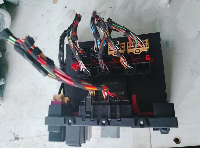 Модуль керування (ЕБУ) бортової мережі — фото 4