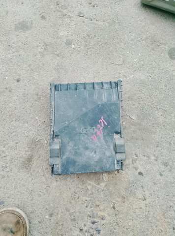 Кришка блока запобіжників — фото 8