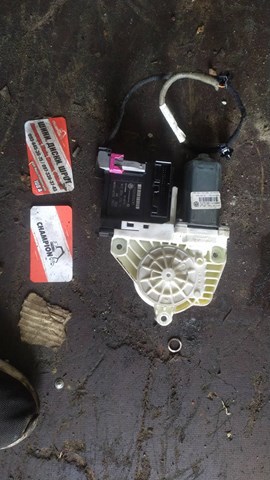 Моторчик склопідйомника — фото 5