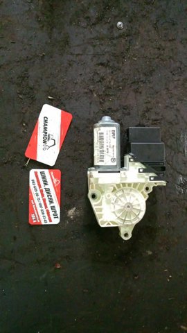 Двигун склопідіймача двері передньої, правої — фото 3