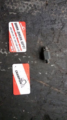 Роз'єм (фішка) датчика зносу гальмівних колодок — фото 5