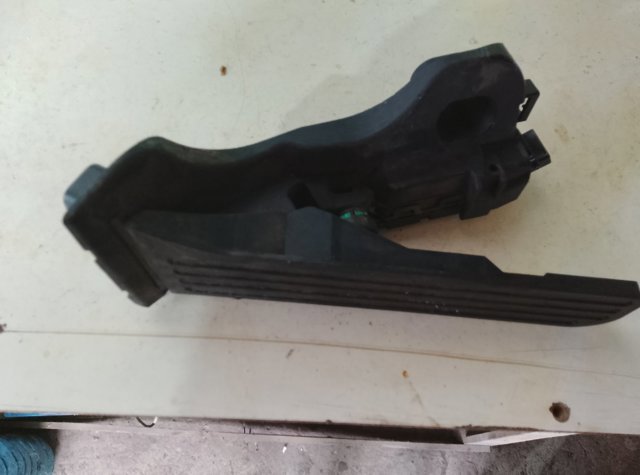 Педаль газу (акселератора) — фото 3