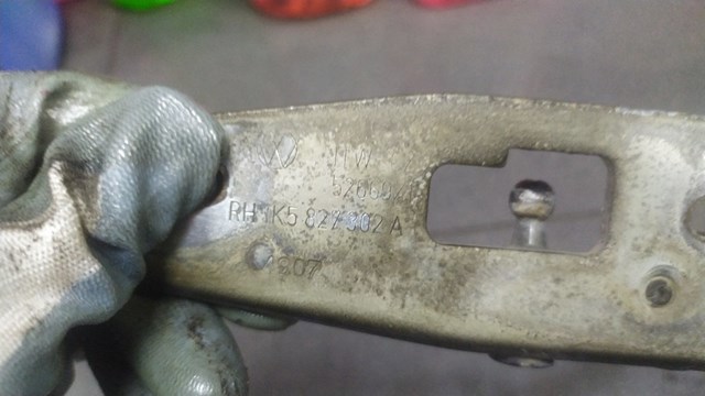 Петля кришки — фото 3