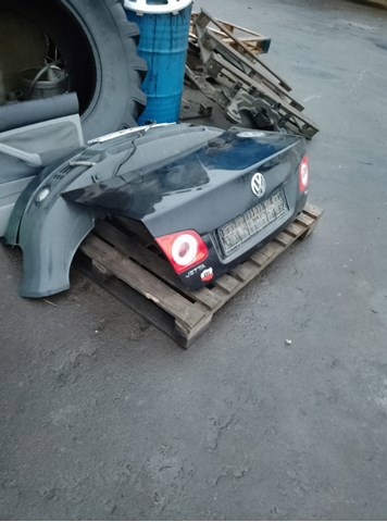 Фонарь задний правый внутренний — фото 2