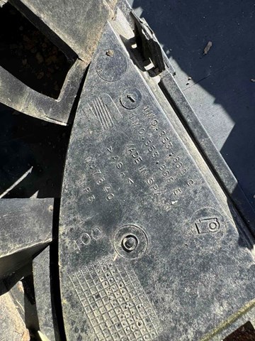 Решетка бампера переднего центральная — фото 5