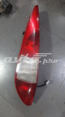 задняя фара левая