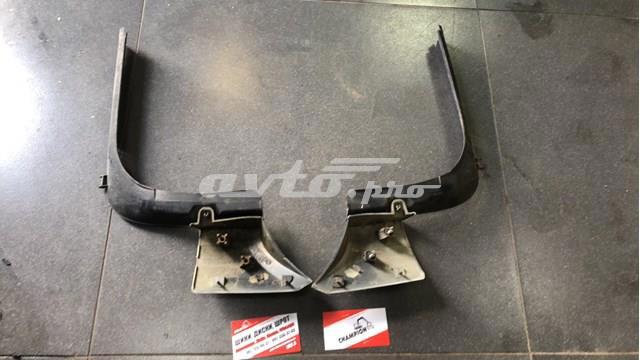 Накладка заднього бампера