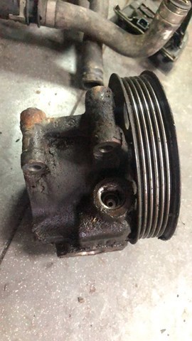 Насос гидроусилителя руля (ГУР)