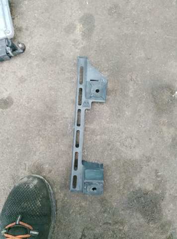 Кронштейн бампера переднього, лівий — фото 2