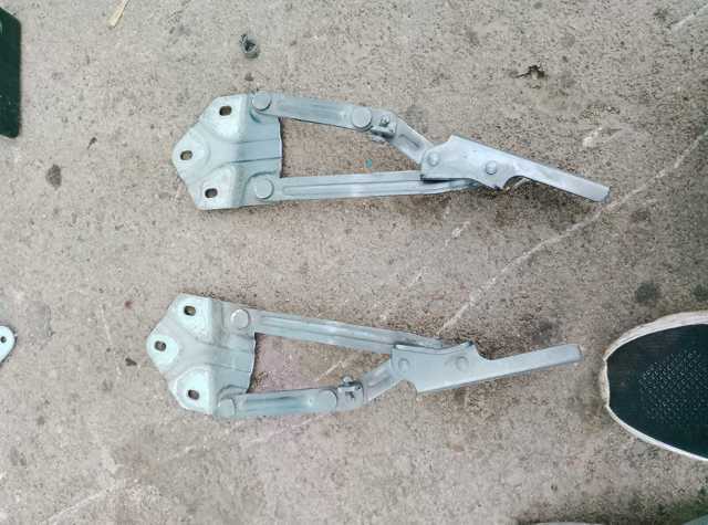 Петля капота, ліва — фото 2