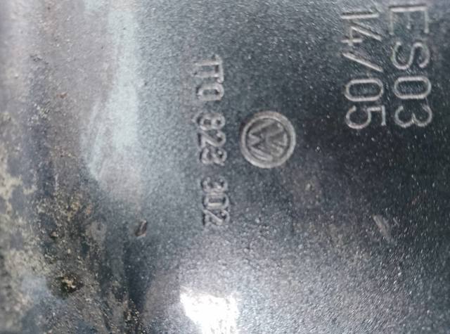 Петля капота, права — фото 3