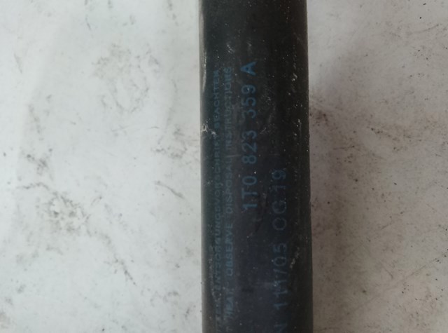 Амортизатор капота — фото 2