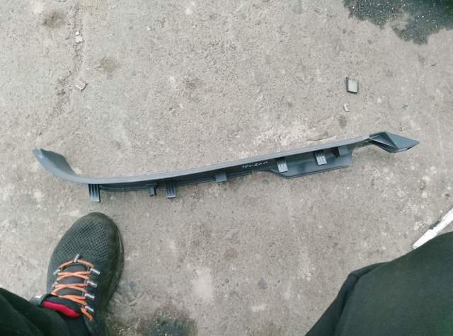 Накладка порога задняя правая — фото 2