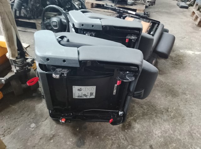 Крісло заднє номер 3 Volkswagen Touran I — фото 3