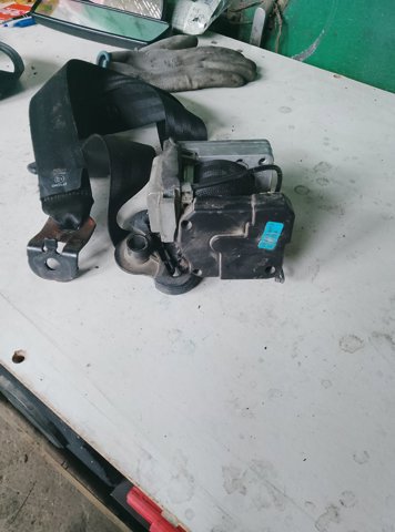 Ремінь безпеки — фото 4