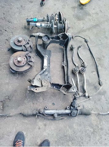 Цапфа (поворотный кулак) передний правый