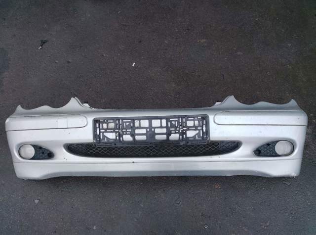 Бампер передній