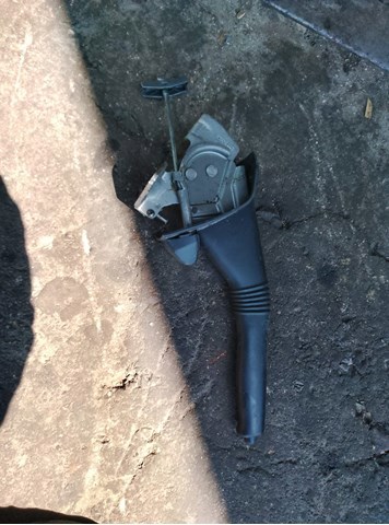 Механізм ручного гальма