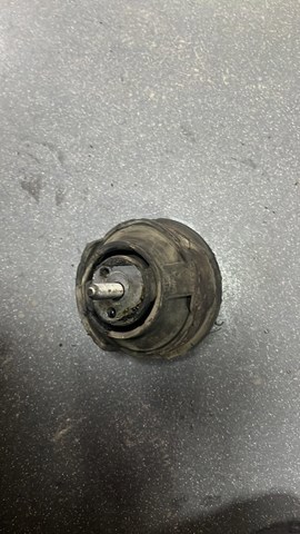 Подушка (опора) двигателя левая