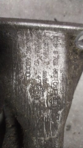 Кронштейн подушки (опоры) двигателя левой