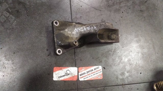 Кронштейн подушки (опоры) двигателя левой