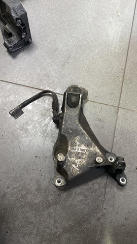 Кронштейн подушки (опоры) двигателя левой