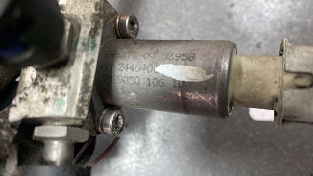 Регулятор тиску палива