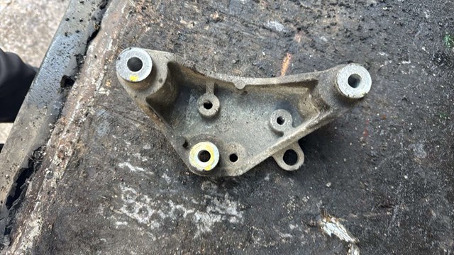 Кронштейн коробки — фото 2