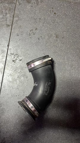 Патрубок повітря