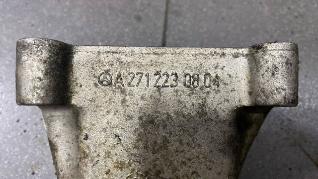 Кронштейн подушки (опори) двигуна, правої — фото 2