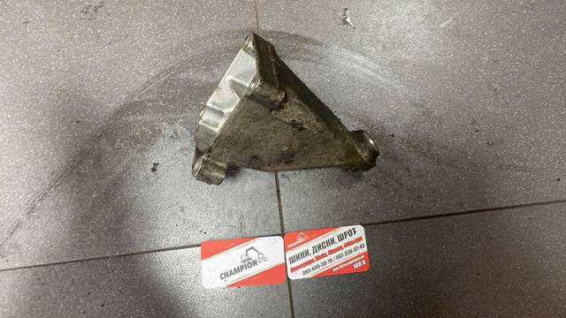 кронштейн двигателя левый — фото 4