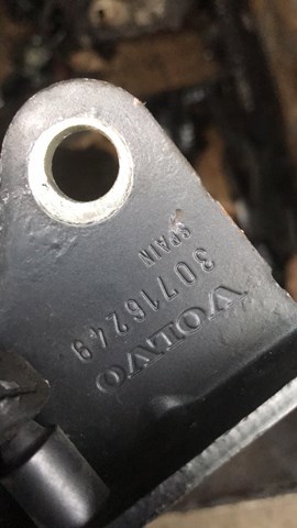 Петля кришки багажника — фото 2