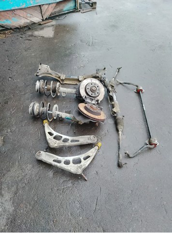 Пружина передня