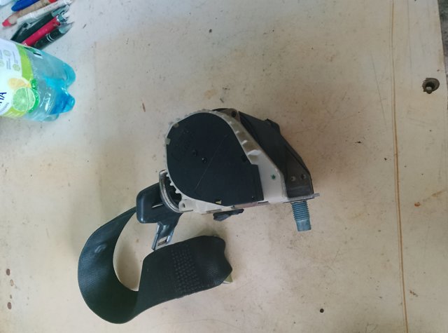 Задній ремінь безпеки